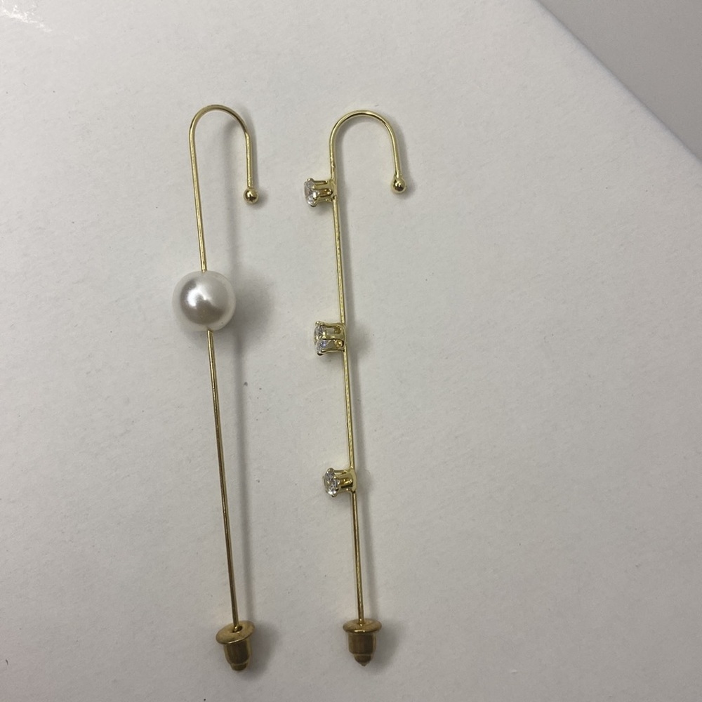 Set of 2 crawler hook earrings Minimalist Gold Ear Climber/ pearl
